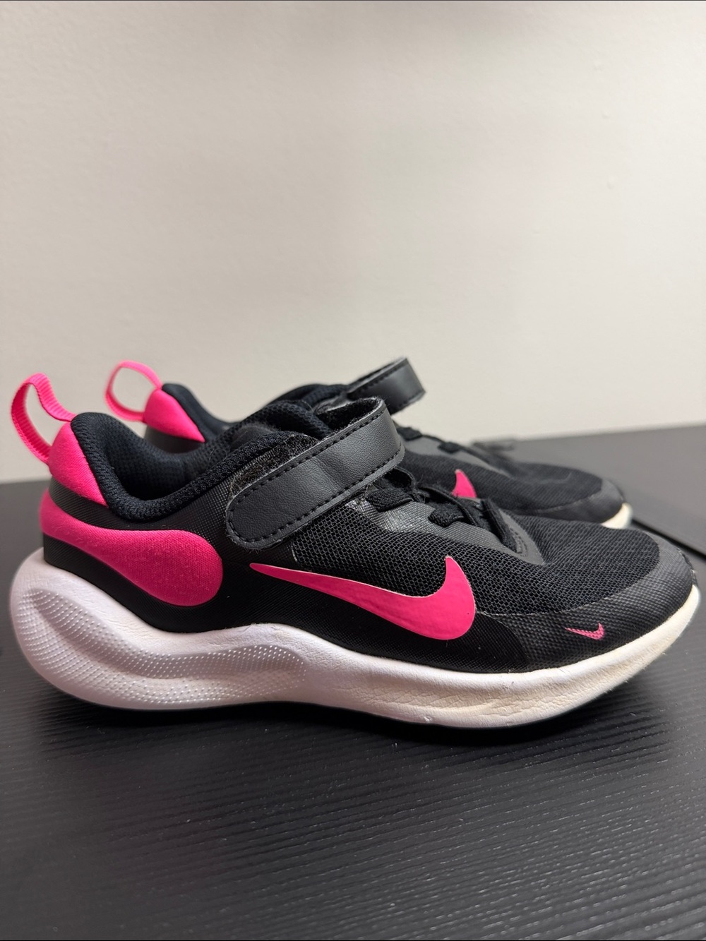 Nike Revolution 7 Girls' "Black/White/Hyper Pink" Running Shoe SZ 13